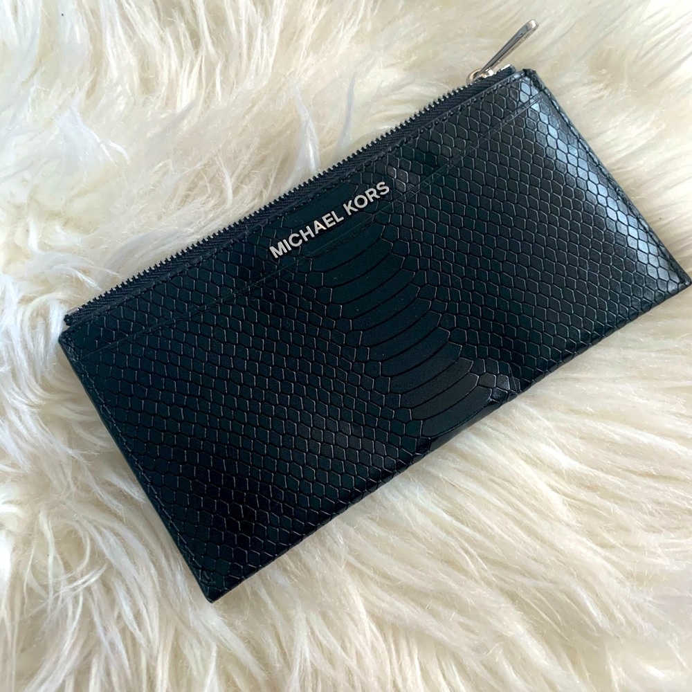 Michael Kors faux snake wallet winter  2020